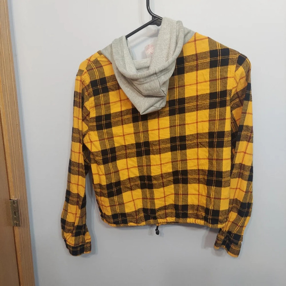 No Boundaries Cinched Waist Plaid Hoodie Yellow med plaid button on snap 💛 - Picture 5 of 11